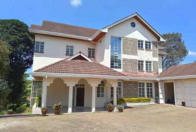 6 Bed House with En Suite at Runda