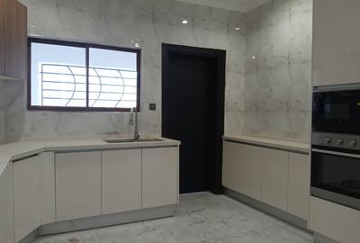 3 Bed Apartment with En Suite in Kileleshwa - 4