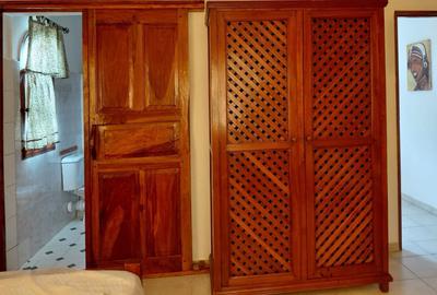 4 Bed House with En Suite in Watamu - 2