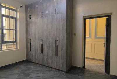 5 Bed House with En Suite in Syokimau - 3