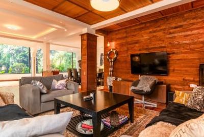 5 Bed House with En Suite in Runda - 4