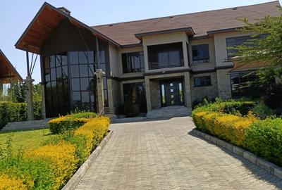 5 Bed Villa with En Suite at Runda