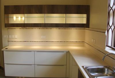 5 Bed House with En Suite in Runda - 4