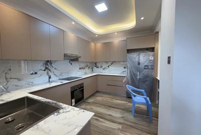 2 Bed Apartment with En Suite in Brookside - 3