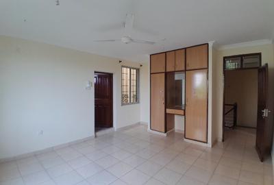 3 Bed Apartment with En Suite in Nyali Area - 2