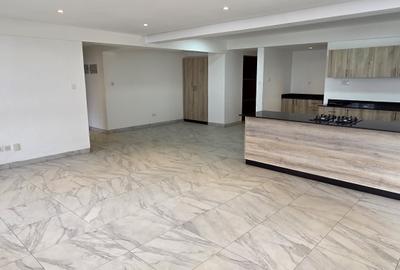 4 Bed Apartment with En Suite in Westlands Area - 2