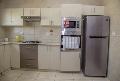 Furnished 2 Bed Apartment with En Suite at Rhapta Rd