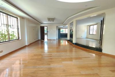 5 Bed Townhouse with En Suite at Brookside Drive - 4