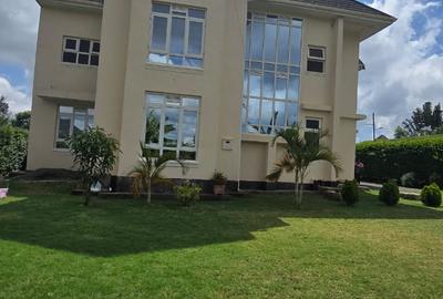 5 Bed House with En Suite in Runda - 4