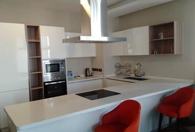 Serviced 2 Bed Apartment with En Suite at The Curve