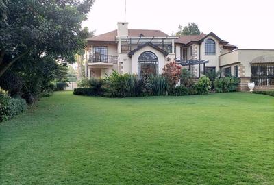 5 Bed House with En Suite in Runda