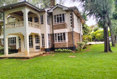 5 Bed Townhouse with En Suite in Lavington