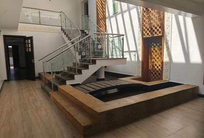 6 Bed House with En Suite in Runda - 4