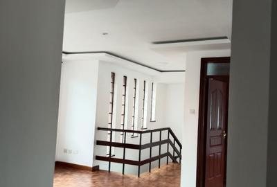 4 Bed Townhouse with En Suite in Lavington - 3