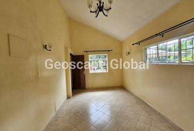 4 Bed House with En Suite in Lavington