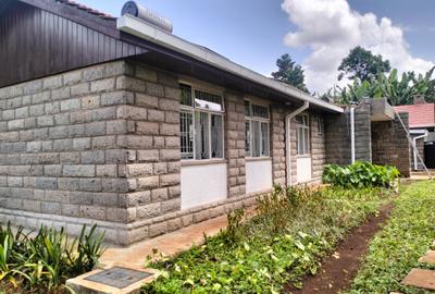 4 Bed House with En Suite in Loresho