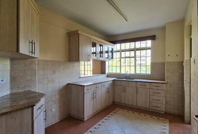 3 Bed Apartment with En Suite at Kilimani - 4