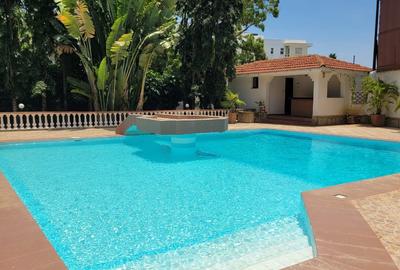 4 Bed Townhouse with En Suite at Greenwood Drive - 4