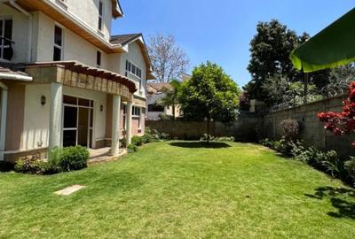 5 Bed Townhouse with En Suite in Lavington - 2