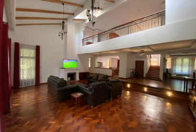 5 Bed House with En Suite in Runda - 3