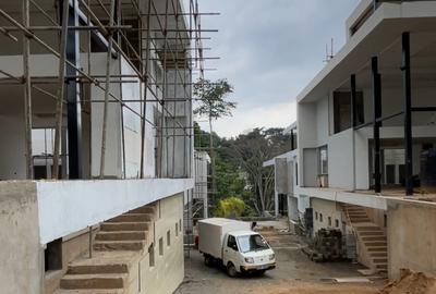 5 Bed Villa with En Suite in Lavington - 3