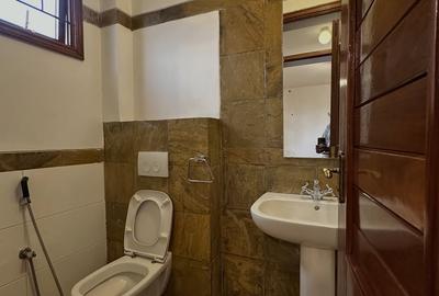 3 Bed Apartment with En Suite at Riverside Drive - 4