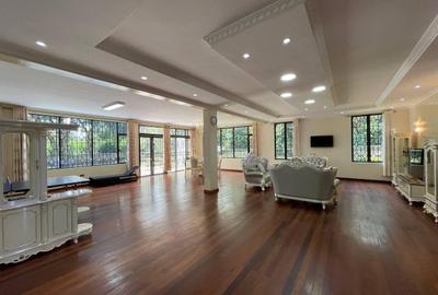 5 Bed Villa with En Suite in Runda - 2