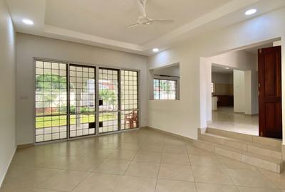 4 Bed House with En Suite in Nyali Area