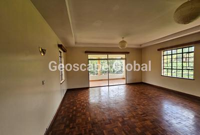 5 Bed House with En Suite in Runda - 2