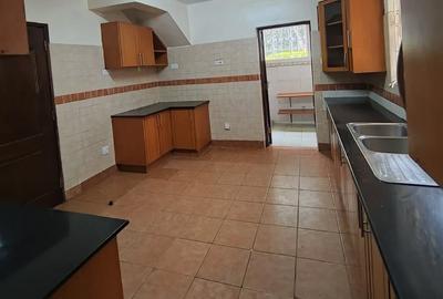 4 Bed Townhouse with En Suite in Kileleshwa - 3