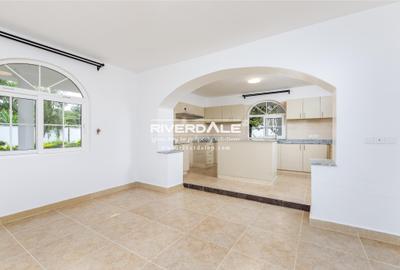 6 Bed House with En Suite in Karen - 4