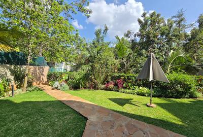 5 Bed Townhouse with En Suite in Lavington - 2
