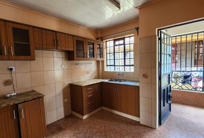 3 Bed Apartment with En Suite at - 4