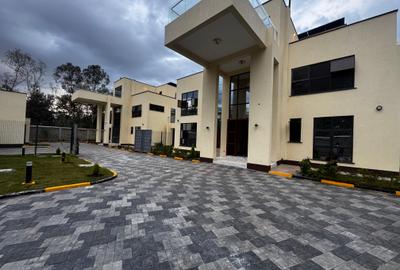 5 Bed Townhouse with En Suite in Karen