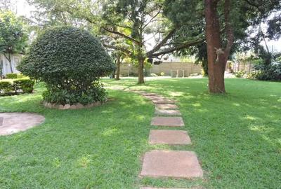 4 Bed House with En Suite in Runda - 2