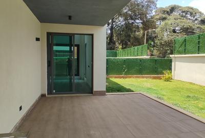 5 Bed Townhouse with En Suite in Lavington - 4