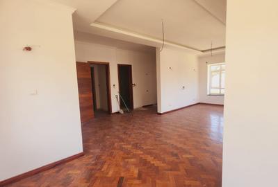 5 Bed Villa with En Suite at Lavington - 4