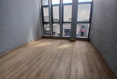 6,499 ft² Warehouse with Backup Generator in Industrial Area - 2