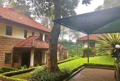 5 Bed Townhouse with En Suite at Lone Tree Drive