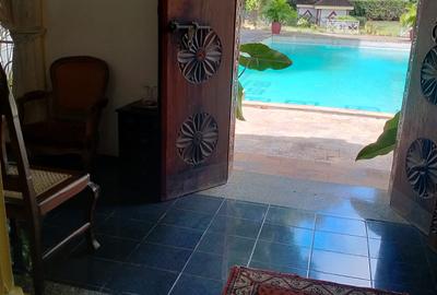 4 Bed Villa with En Suite at Casuarina - 4