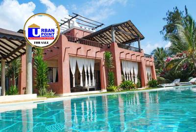 6 Bed Villa with En Suite in Watamu