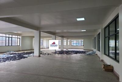 7,209 ft² Warehouse with Fibre Internet in Industrial Area - 4