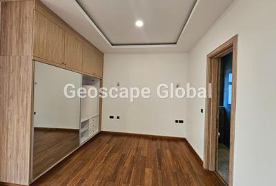 3 Bed Apartment with En Suite in Spring Valley - 2