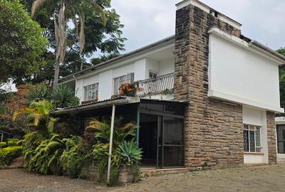 5 Bed House with En Suite at Lavington Road - 2