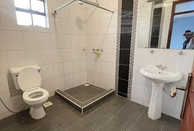3 Bed Apartment with En Suite in Westlands Area - 4