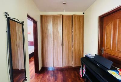 5 Bed Townhouse with En Suite in Kilimani - 2