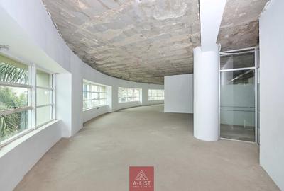 6,162 ft² Commercial Property with Service Charge Included at Woodvale Close - 4