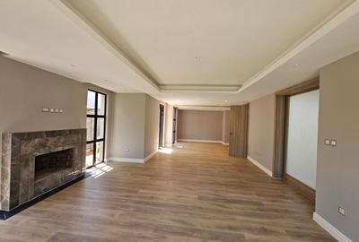 5 Bed Villa with En Suite in Runda - 2