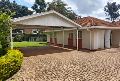 5 Bed House with En Suite in Thigiri