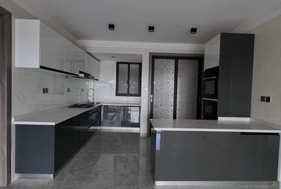 2 Bed Apartment with En Suite in Kilimani - 3
